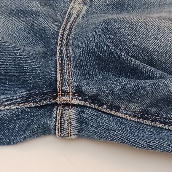 American Eagle Highest Rise Mom Jean Womens Size 00 Blue Distressed Ripped - Picture 15 of 16